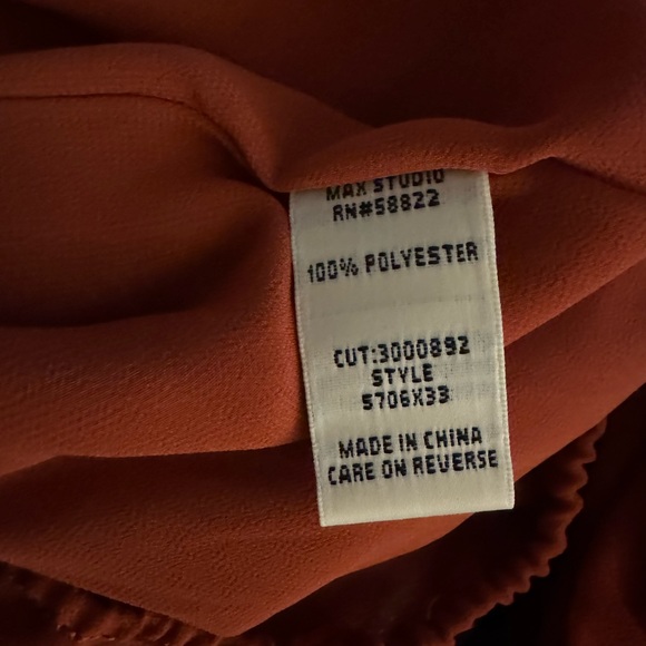 Blouse, lightweight.  3/4 sleeves. - Picture 3 of 3